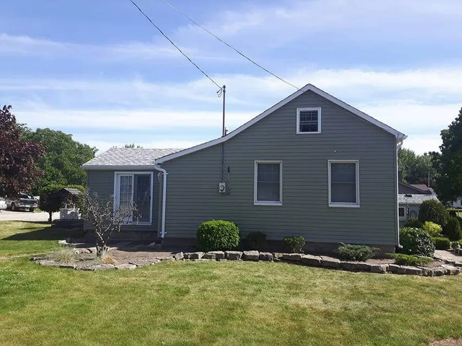 Fastening at the fascia line — Snow Siding & Eavestroughs, Sarnia ON
